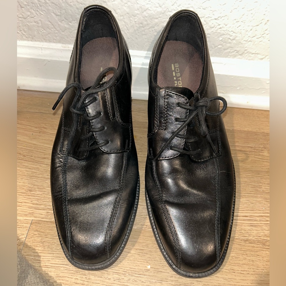 Dress shoes size 10